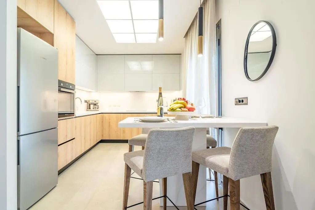 New Stylish Apt Near Downtown Heraklion